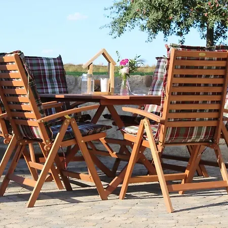 In Mit Terrasse Und Garten Appartement *
